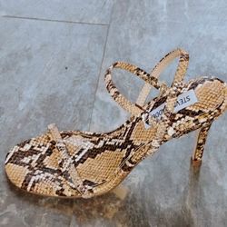 Steve Madden Snake Skin Size 6.5 Heels