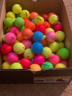 100 golf Balls Colors in Good Condition