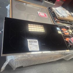 Thermador 36 Inch Electric Cooktop 