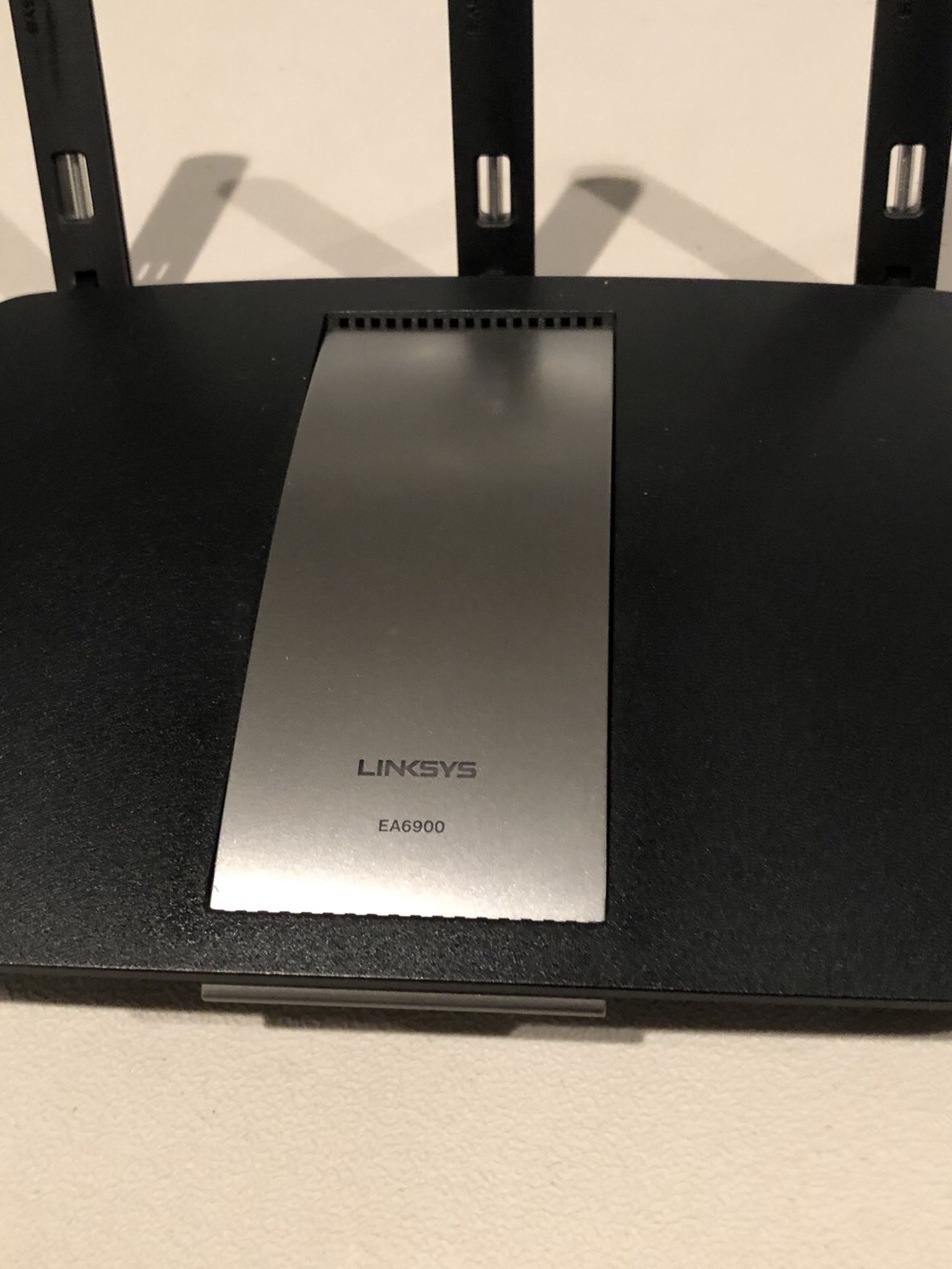 Linksys EA6900 AC1900 1900 Mbps 5 Port Wireless Router