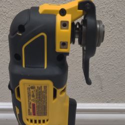 DeWalt NO BATTERY 20V Atomic Max Cordless Brushless Oscillating Multi Tool - New