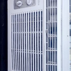 Midea 5000 BTU WINDOW AC Unit 