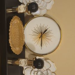 Vases & Wall Decor