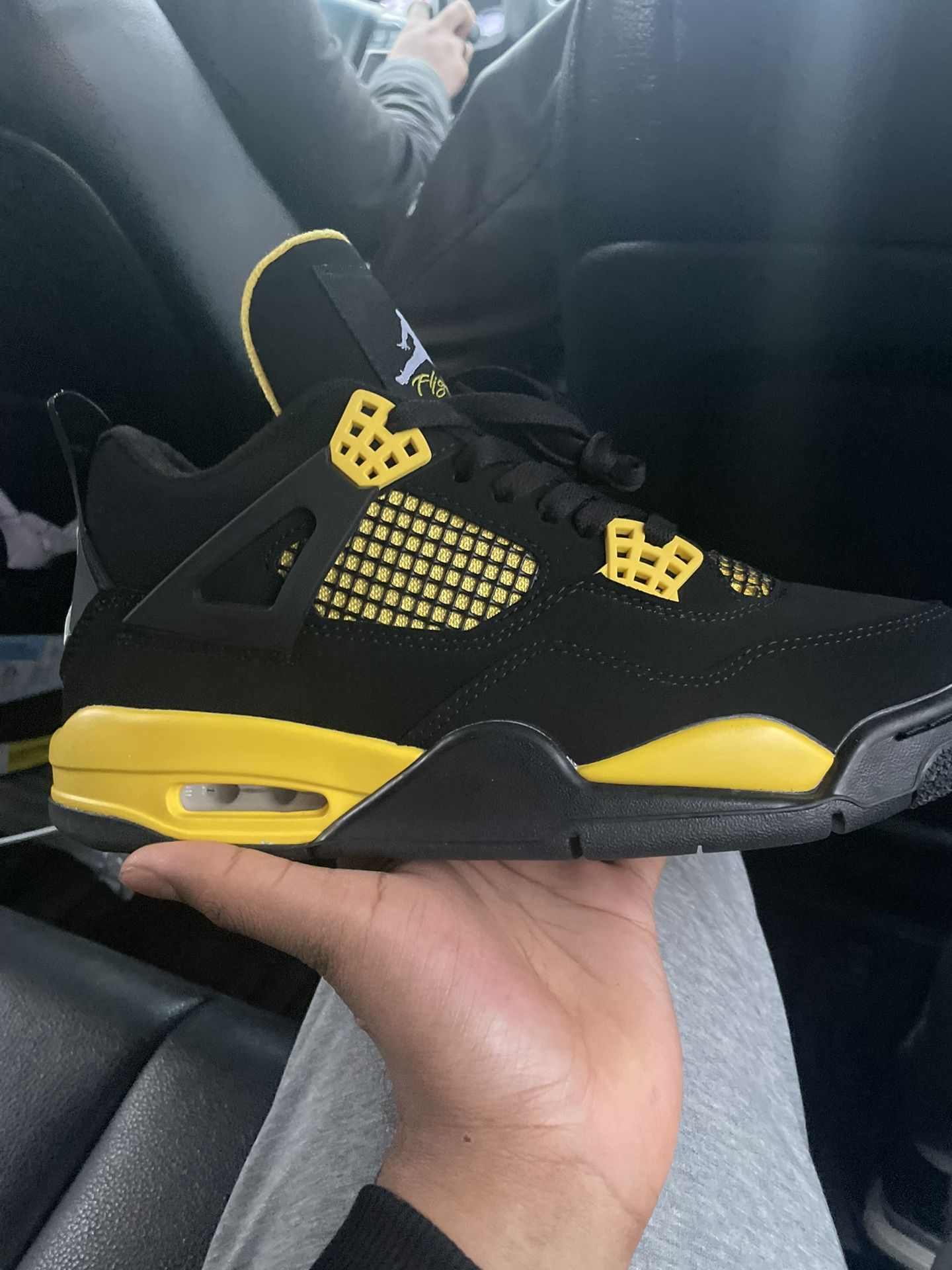 Air Jordan 4 Yellow Thunder Size 8