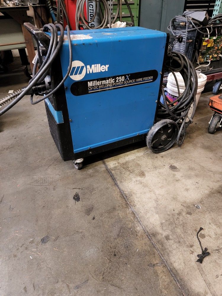 Miller Millermatic 250X Mig Welder 300 Amps for Sale in Riverside, CA
