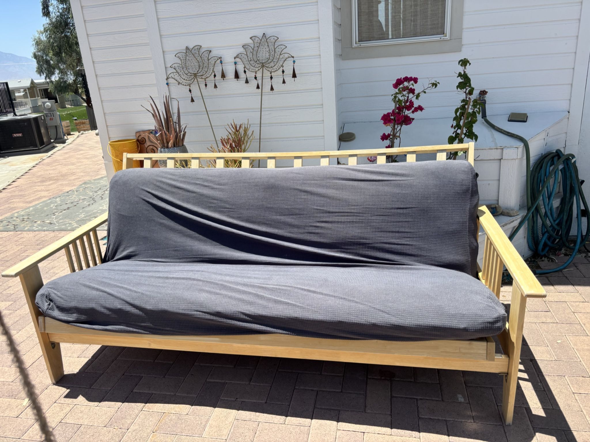 Futon. Great Shape