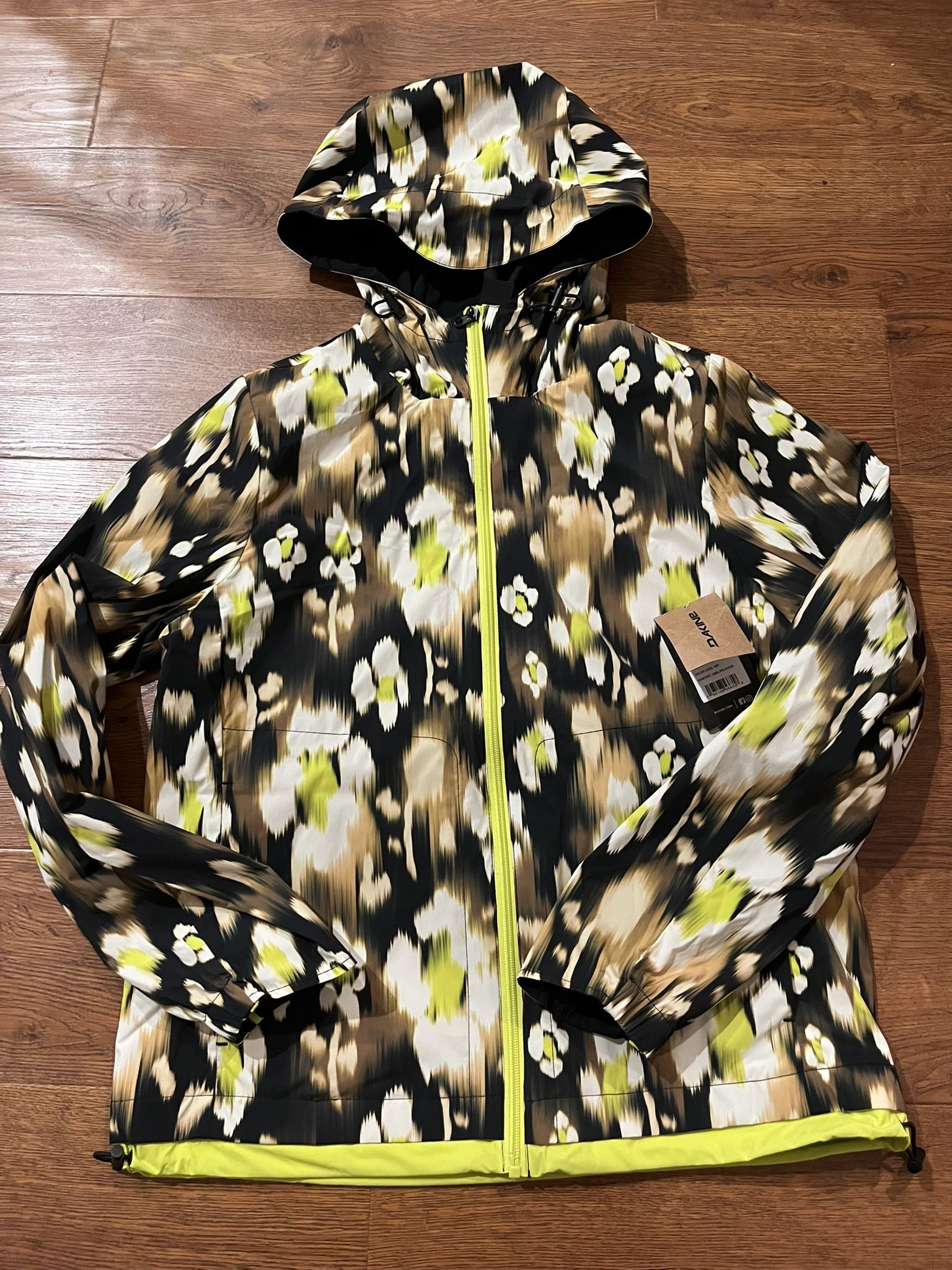 New with tag Dakine waterproof jacket women size S 