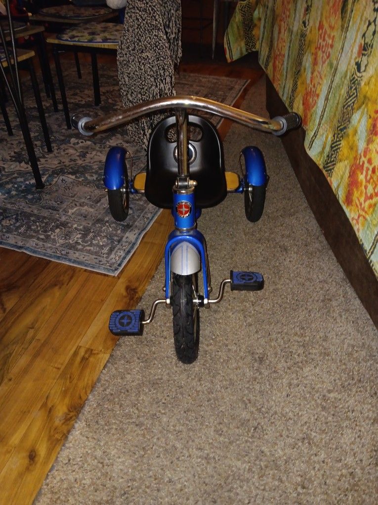 Schwinn Roadster Tricycle
