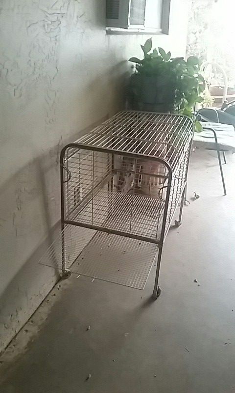 Bunny rabbit or med bird or small animal cage with wheels Missing Support Weight Pan/Tray