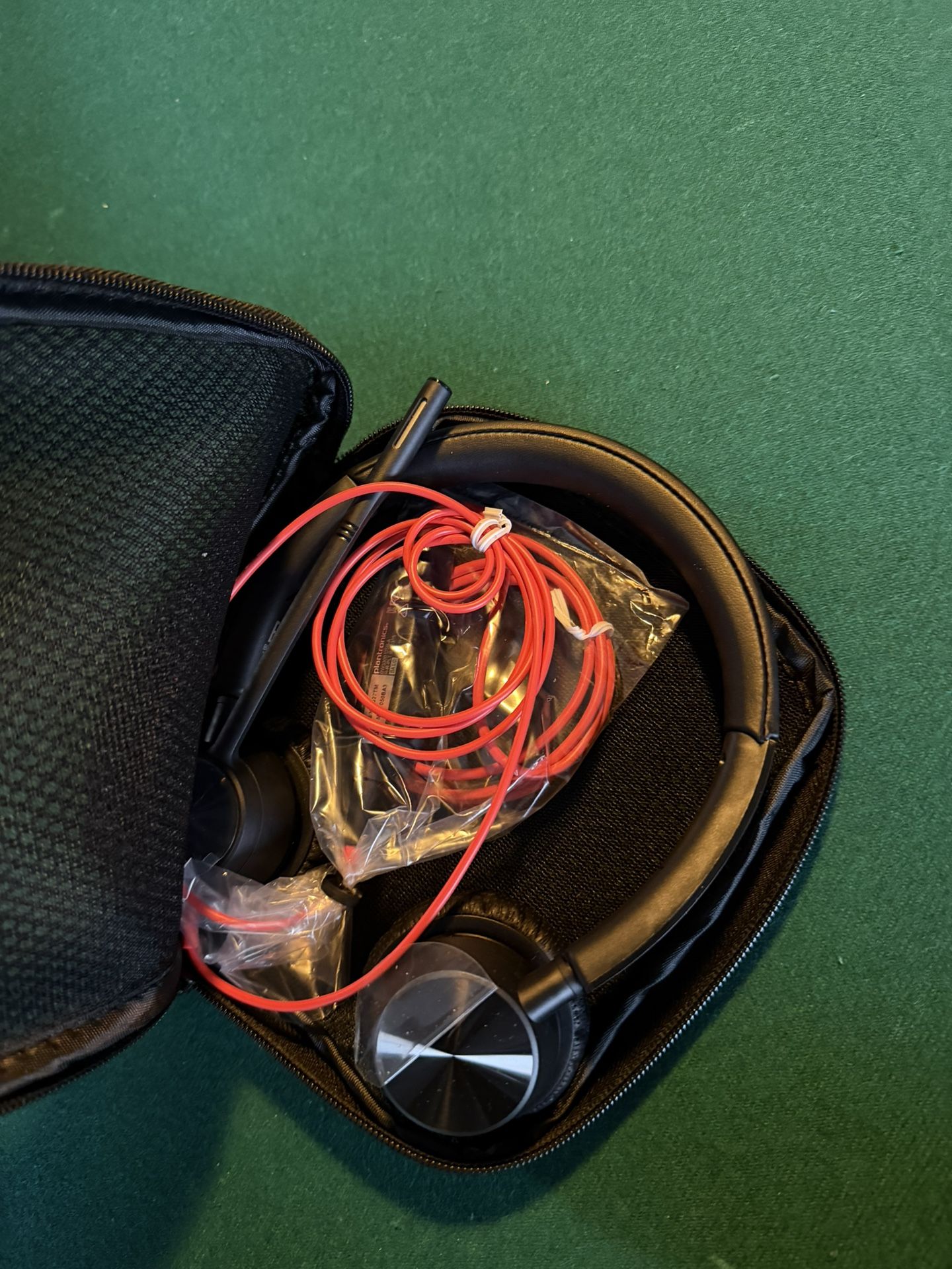 Poly Blackwire 3325 Stereo USB-C Headset (with 3.5mm + USB-C/A Adapter)