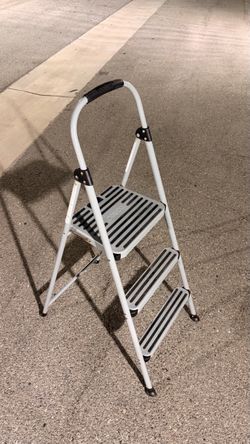 COSCO 3-Step Folding Step Ladder – Lightweight & Sturdy