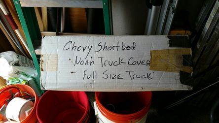 It's a Chevy short bed Noah truck cover full size truck mirrors and visors covers included it's for an 87 Chevy pickup free