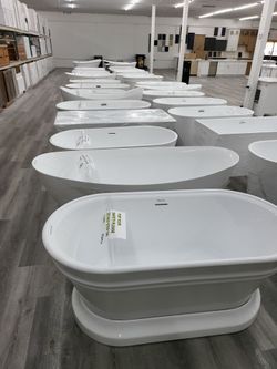 Bathtub, freestanding