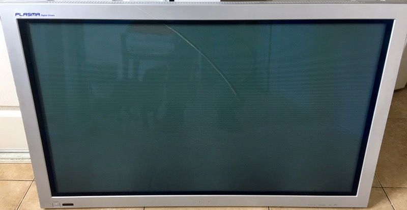 Daewoo DP42SM 42-Inch Widescreen Flat Panel Plasma EDTV-Ready TV