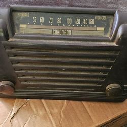 Vintage Coronado tabletop radio