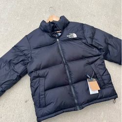 🔥 FOR SALE: Black North Face 700 Puffer Jacket 🔥
