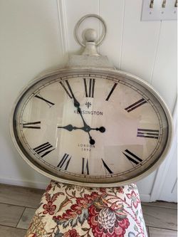Large Working Clock (Greenway Rd and Cave Creek Road)
