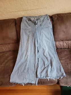 Women’s Size 11/30 Wide Leg Jeans – $10