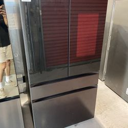 Charcoal Glass Top, Matte Black Steel Finish 4-Door French Door Refrigerator With Family Hub