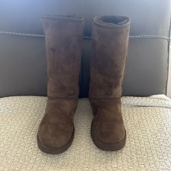 UGG BOOTS SZ 8