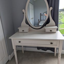 Desk / Vanity & Removable Mirror 