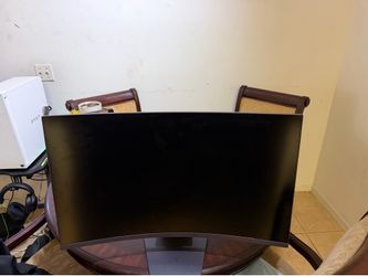 32’ LG UltraGear Monitor