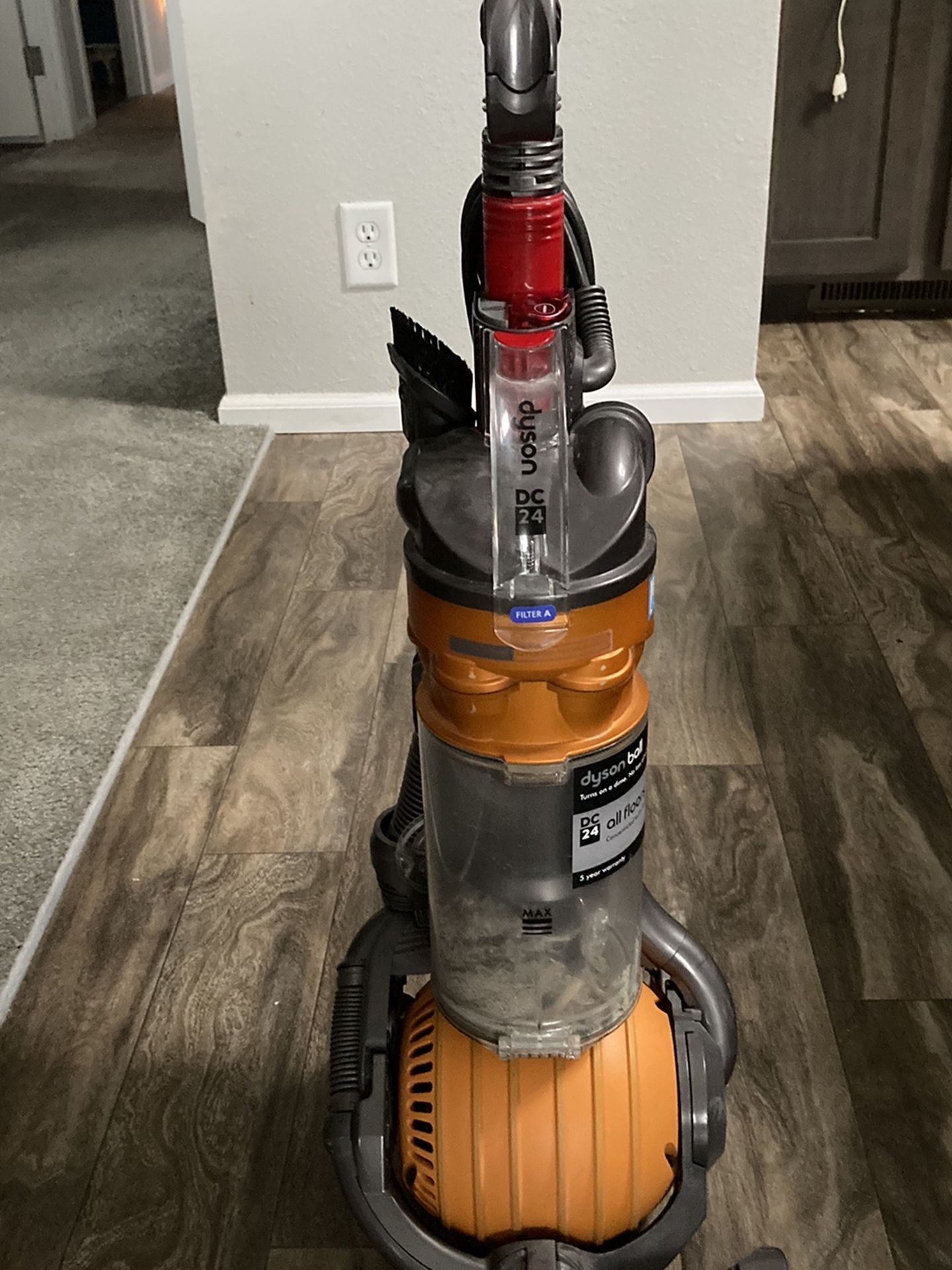 Dyson vacuum for Sale in Spanaway, WA OfferUp