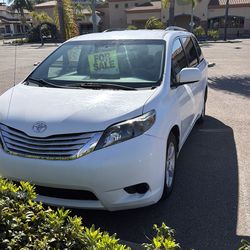 2011 Toyota sienna v6
