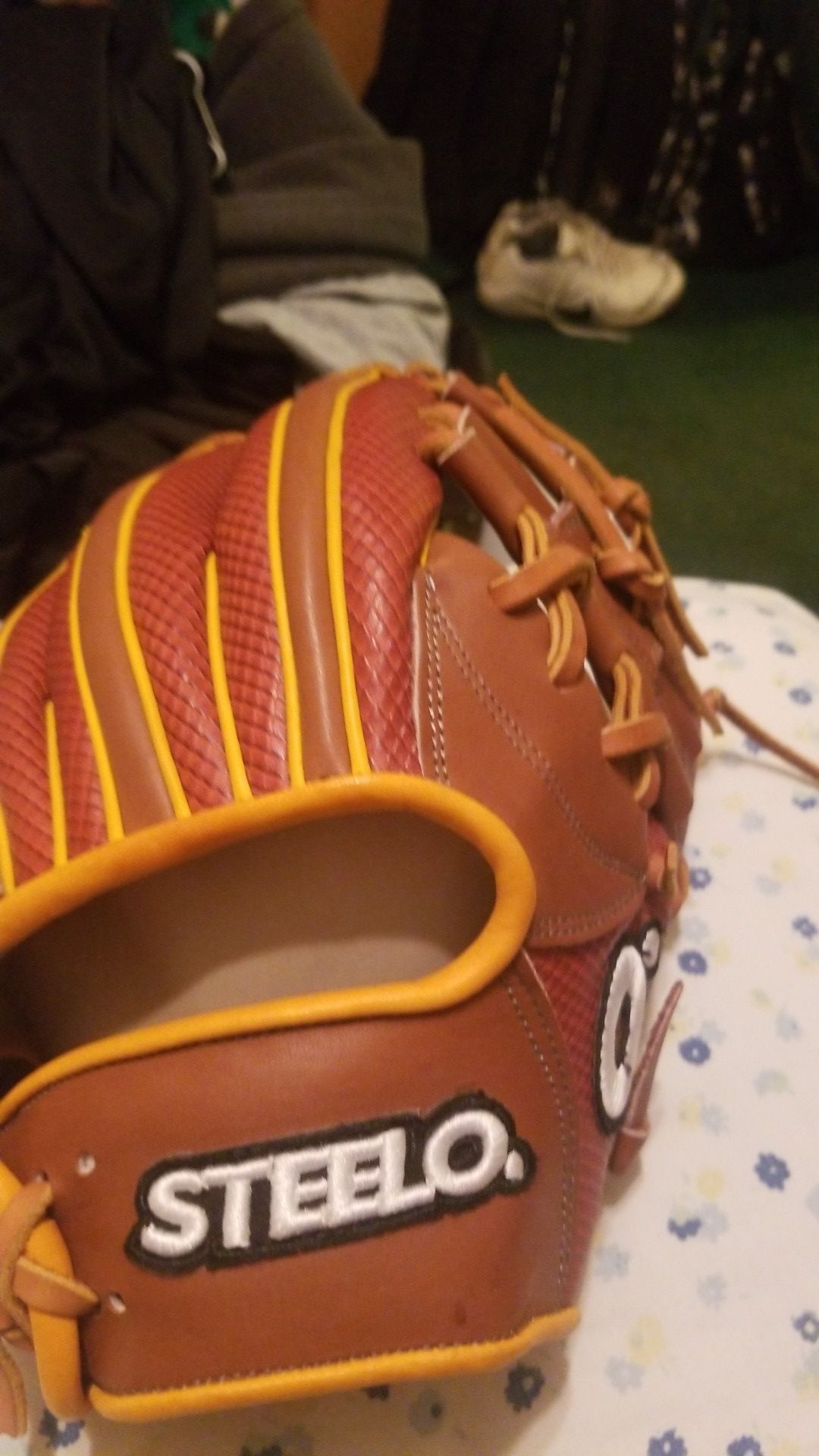 Steelo Baseball Glove