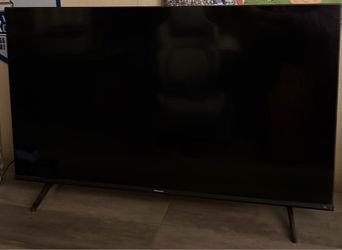 43 inch Hisense Flat Screen TV with Stand