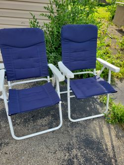Set of two lawn chairs