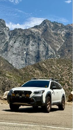 Subaru Outback Wilderness Light Bar & Baja Designs LP6 Lights