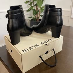 Anne Klein Black Boots (Comfortable!)