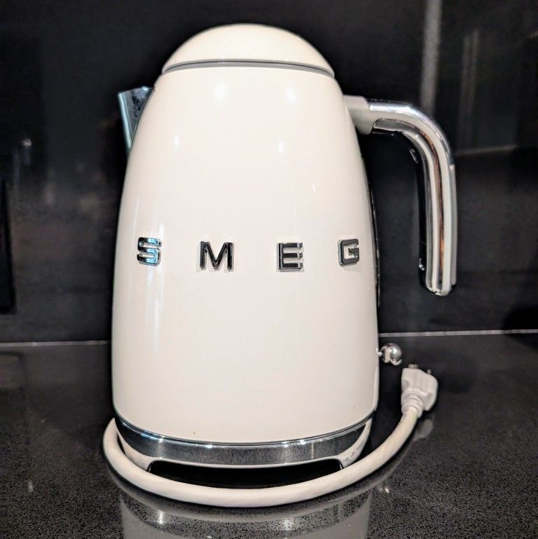 Smeg Electric Kettle