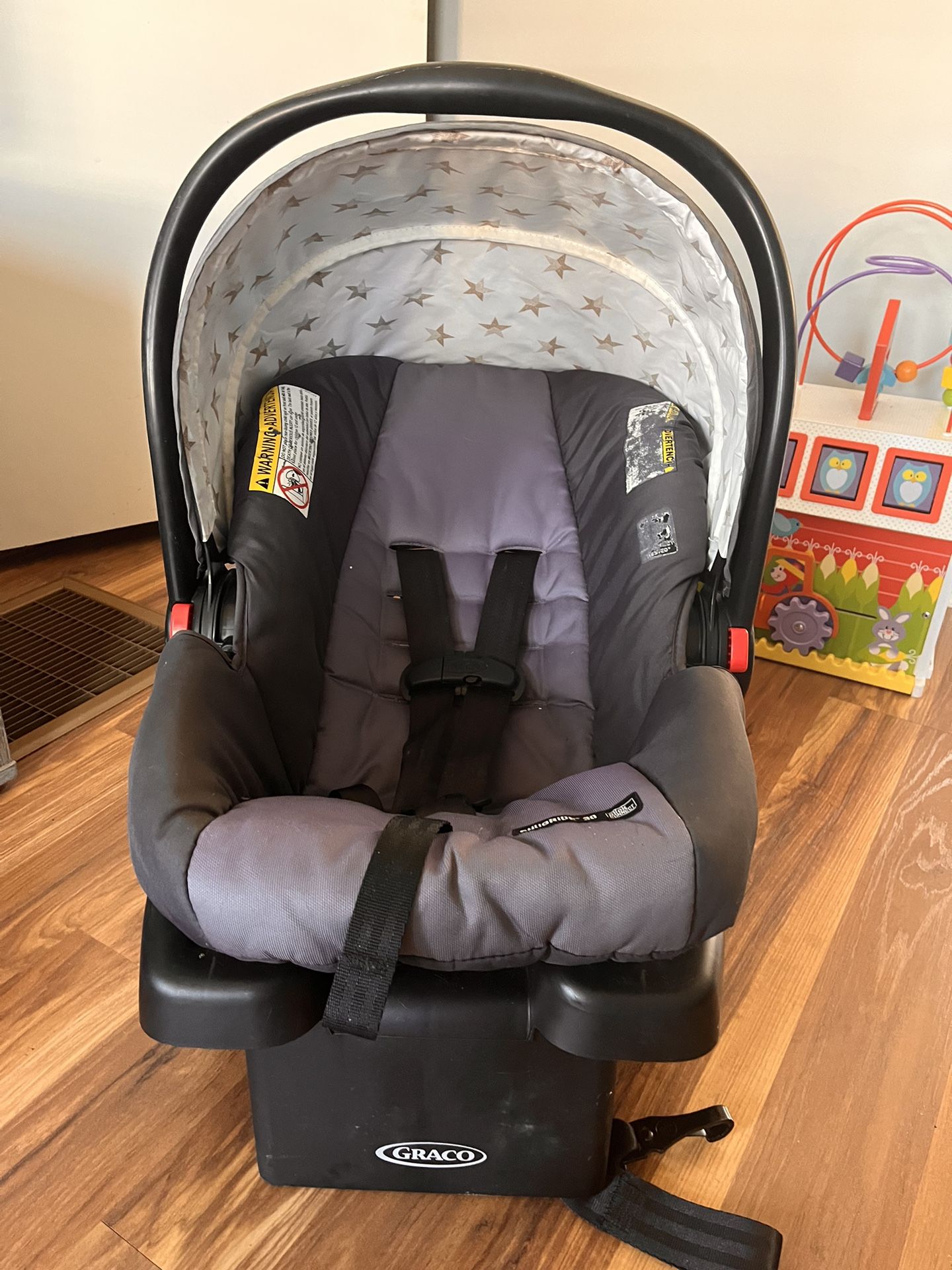 Graco infant car seat and base 