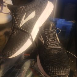 Brooks Mens REVEL 3 RUNNING SIZE 11.5D