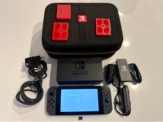 Nintendo Switch Bundle l Travel Case l 64GB microSD Card