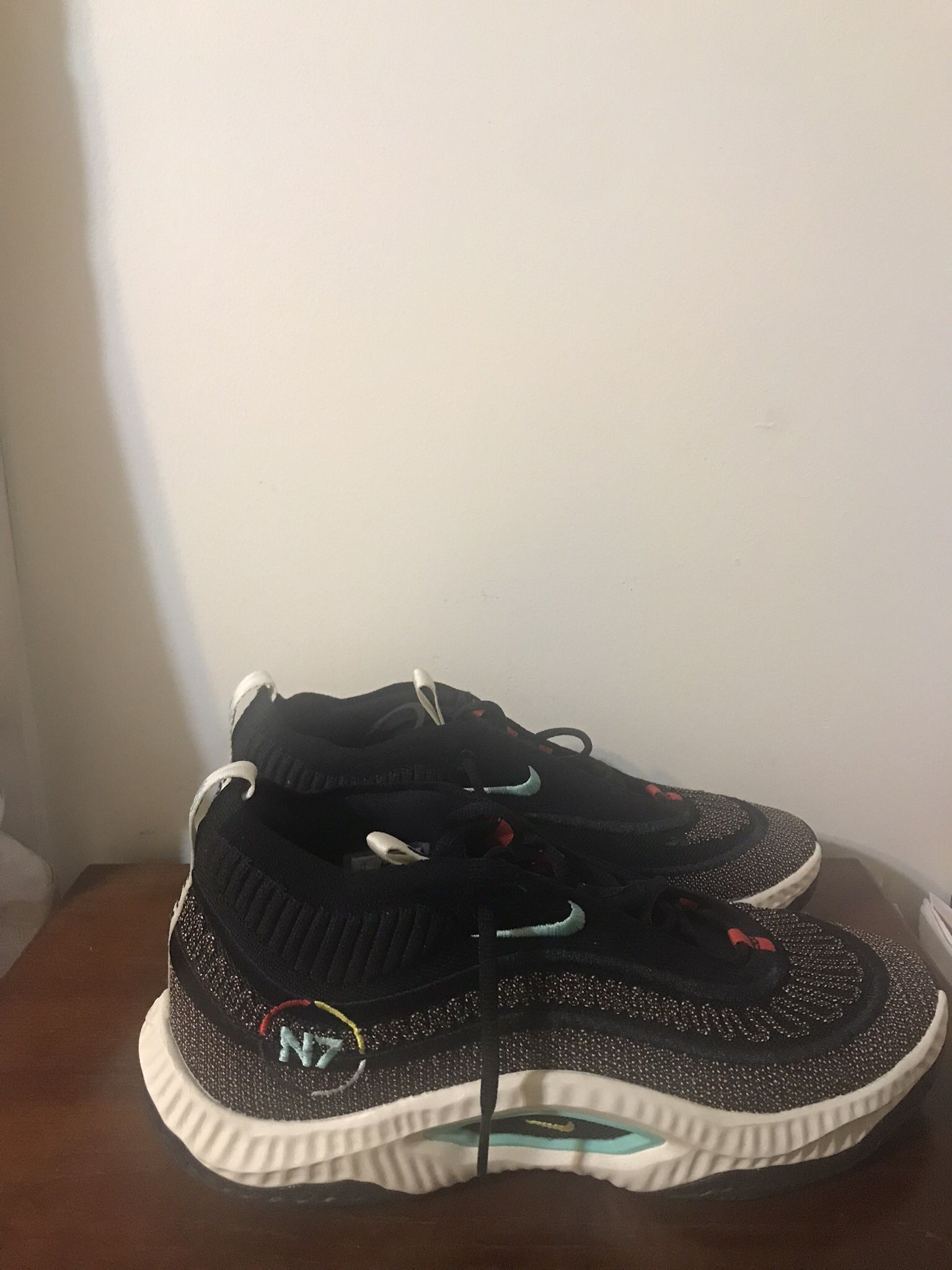 NIKE COSMIC UNITY SIZE 11