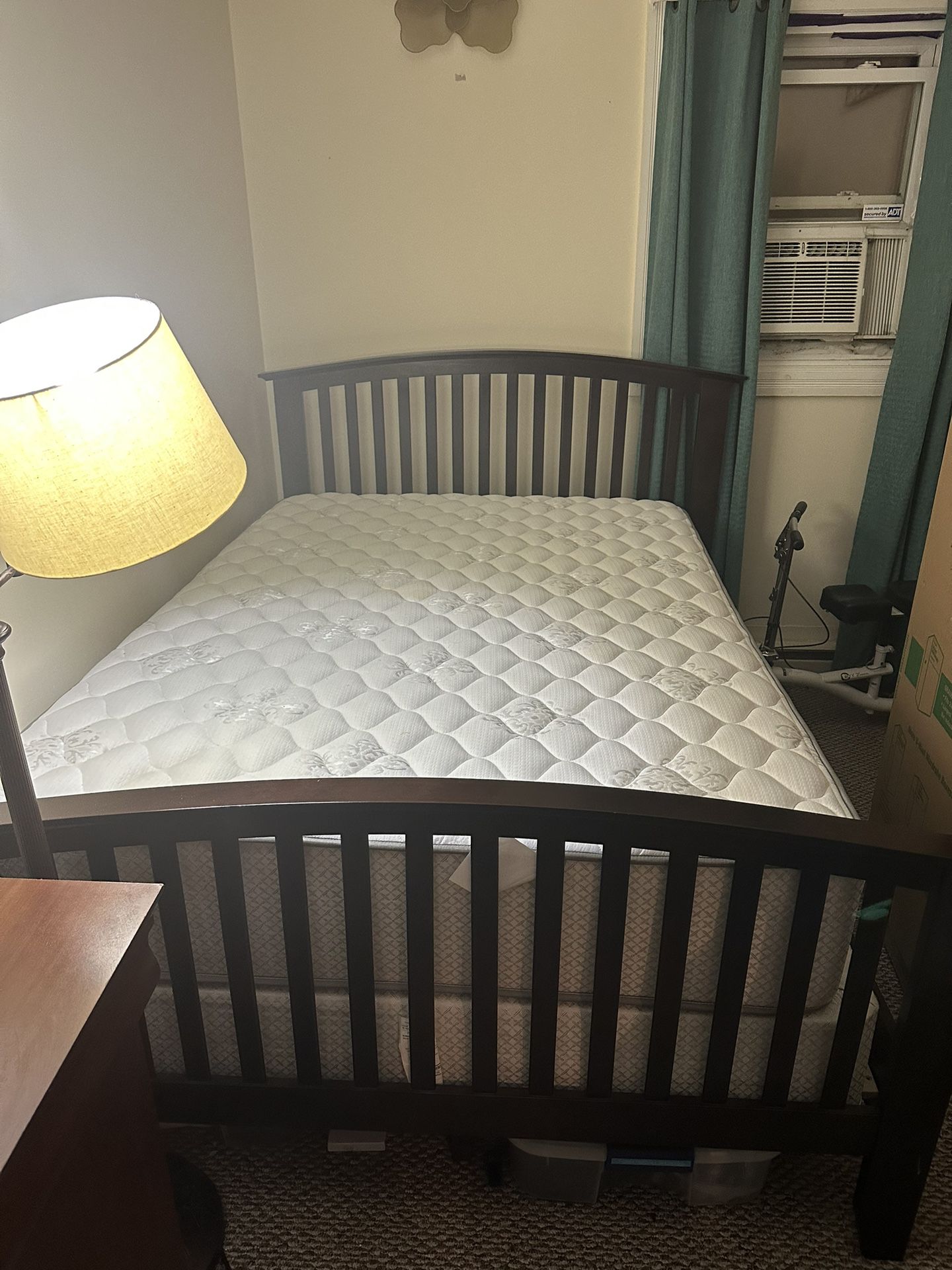 Bed Room Set For Sale! 