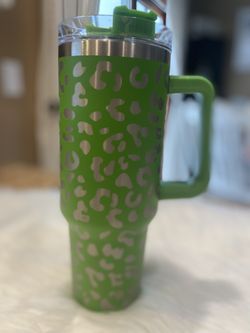 Lime Green Leopard Tumbler w/lid And Straw