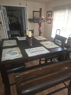 DINING TABLE