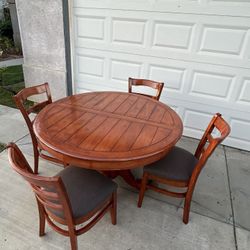 Wood Round Dining Table W 4 Chairs