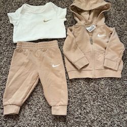 Infant Nike Set $7 Firm  