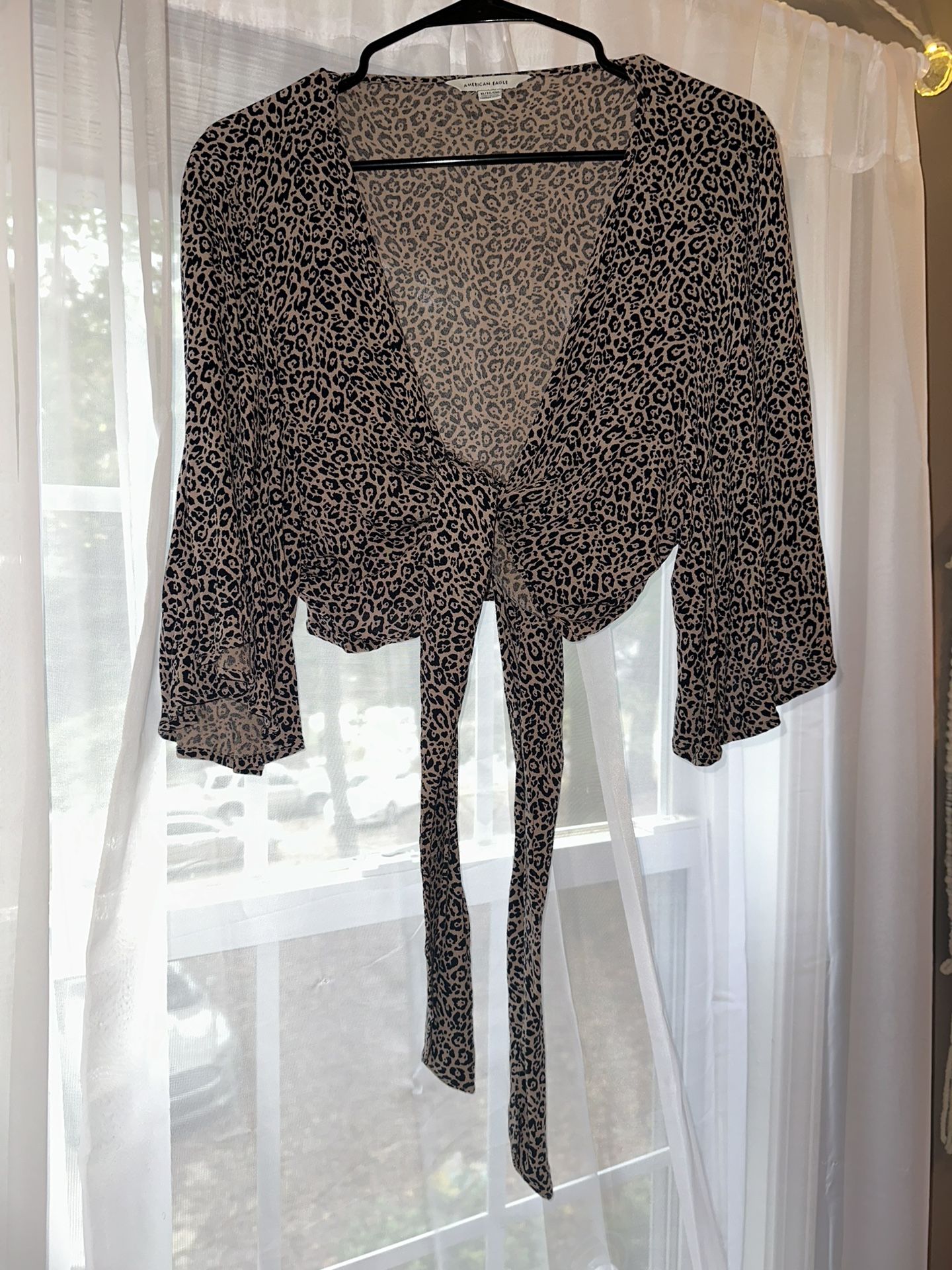 American Eagle Cropped Blouse