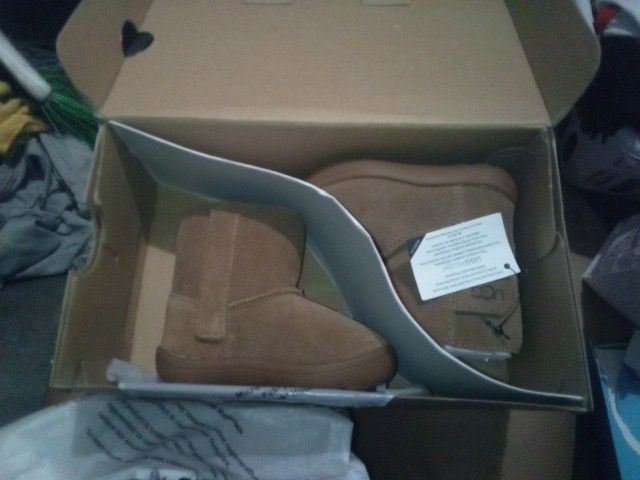 Uggs Shoes Size 4 T