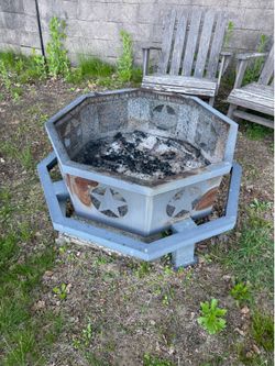 Metal fire pit