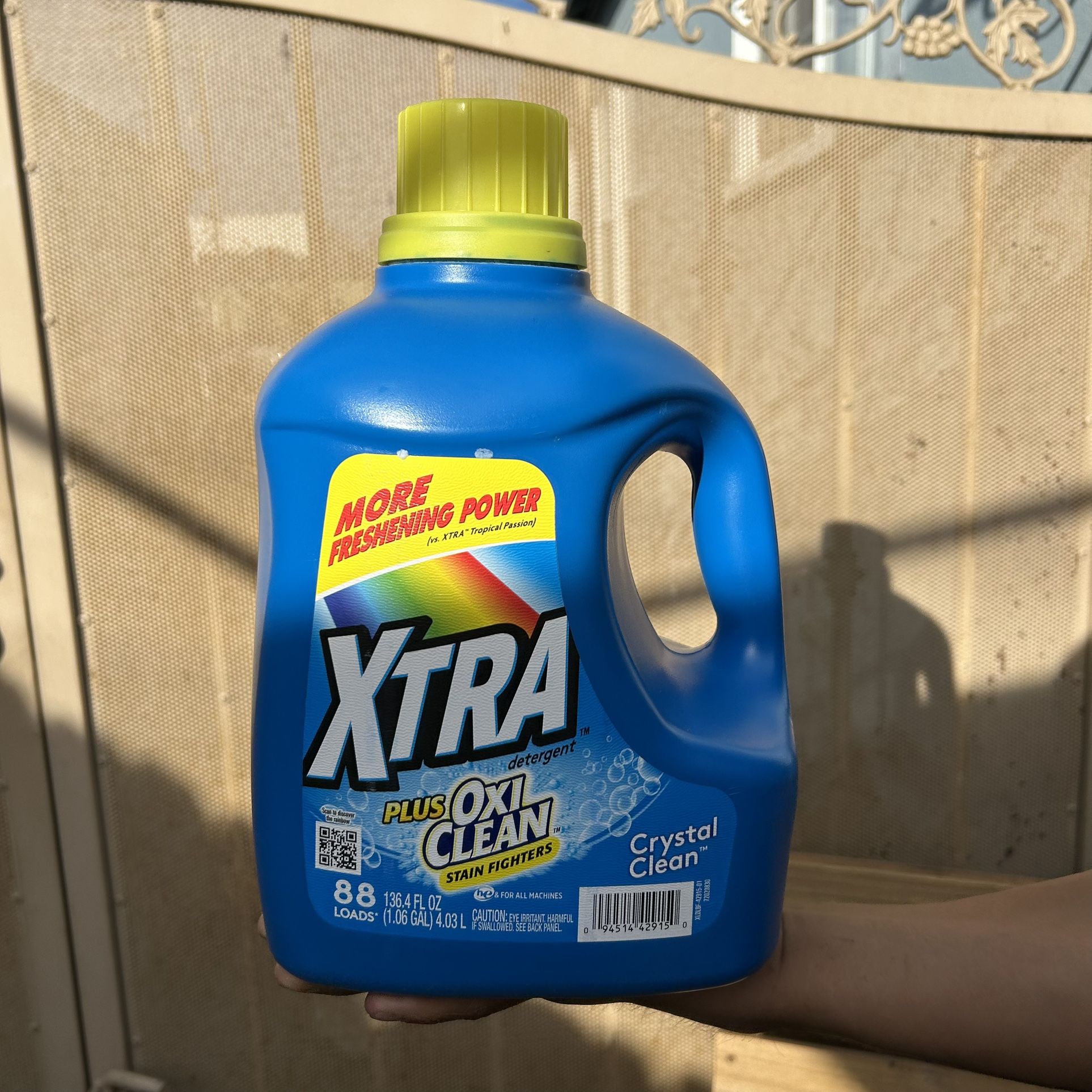 XTRA Plus OxiClean, Crystal Clean, 88 Loads Liquid Laundry Detergent, 136.4 Fl oz