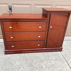 Combination Dresser/Changing Baby Table 