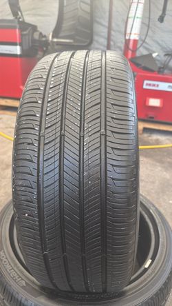 2 semi new 215/45/18 Hankook