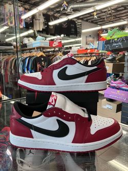 Air Jordan 1 Retro Low OG Chicago